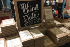 Book Culture on Columbusの「Blind Date with a book」
