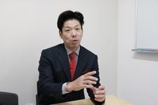 『3秒で顧客をつかむ！コスト効果“3300%”の「展示会営業」術！』（ごま書房新社刊）の著者、清永健一氏