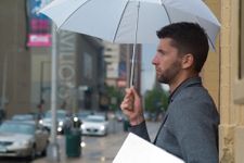稼げる男は「ビニール傘」をため込まない？　お金持ちが心がけるスマートな習慣