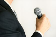 スピーチトレーナーが教える、話しているときの「えーっと」をなくすコツ