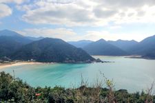 「海の中に口座を作る」お金がなくなる不安からの解放を目指す実験とは