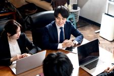思ったことをそのまま言ってしまう…職場にいる発達障害特性のある人との接し方（＊画像はイメージです）