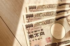 年収443万円…平均年収で「中流」の暮らしはできるか（＊画像はイメージです）