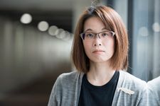 『水車小屋のネネ』（毎日新聞出版刊）の著者・津村記久子さん