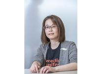 『水車小屋のネネ』（毎日新聞出版刊）の著者・津村記久子さん