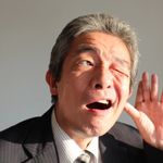 不機嫌な大人は嫌われる！イライラした態度で周囲を困らせる50代に必要なこと（＊画像はイメージです）