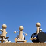 スーパーで、路上で…認知症を持つ人からは世界がこう見える（＊画像はイメージです）
