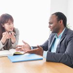 ビジネスシーンでの雑談　６つのＮＧ事項（＊画像はイメージです）