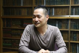 『焔』(新潮社刊)の著者、星野智幸さん