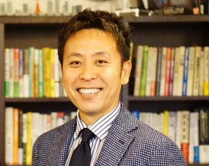 『みんなが自分で考えはじめる 「15分ミーティング」のすごい効果』(日本実業出版社刊)の著者・矢本治さん