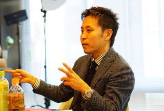 『みんなが自分で考えはじめる 「15分ミーティング」のすごい効果』(日本実業出版社刊)の著者・矢本治さん