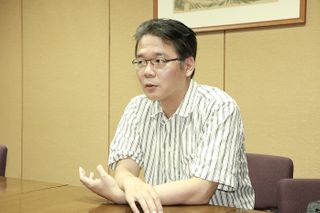 『文字渦』(新潮社刊)の作者、円城塔さん