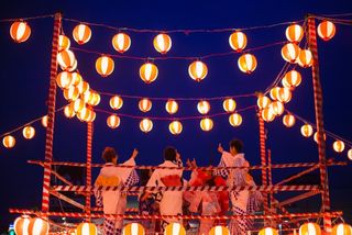 「地元」ならでは？亀有のお祭りでは〇〇〇の曲で盆踊りする