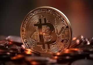 お金を持ち歩く時代はもう終わり! テクノロジー時代の金融と投資で覚えておきたいこと