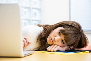 「集中力が続かない」「能率が上がらない」生産性の低い人に共通する仕事の習慣