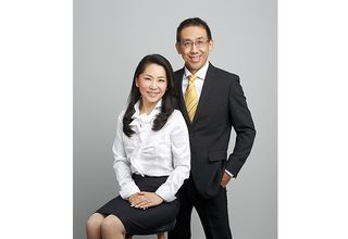 『身体が甦るファンクショナルセラピー【アロマ編】』(ポエムピース刊)の著者、ロバート・ジョーさんとメグミ・ジョーさん