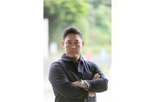 『「まだない仕事」で稼ぐ方法』(ワニブックス刊)の著者、吉角裕一朗さん