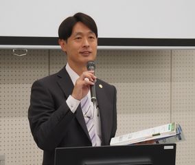 『文庫版 デキる社会人になる子育て術 元ソニー開発マネージャが教える社会へ踏み出す力の伸ばし方』(幻冬舎刊)の著者・鬼木一直さん