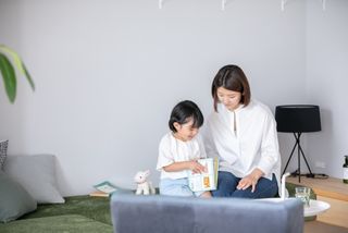 約500の自治体で導入　こどもを読書好きにする「家読」とは（＊画像はイメージです）